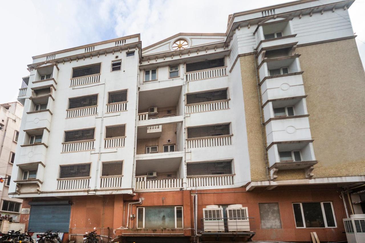 Capital O 66763 Blossoms Serviced Apartments Chennai Exterior photo
