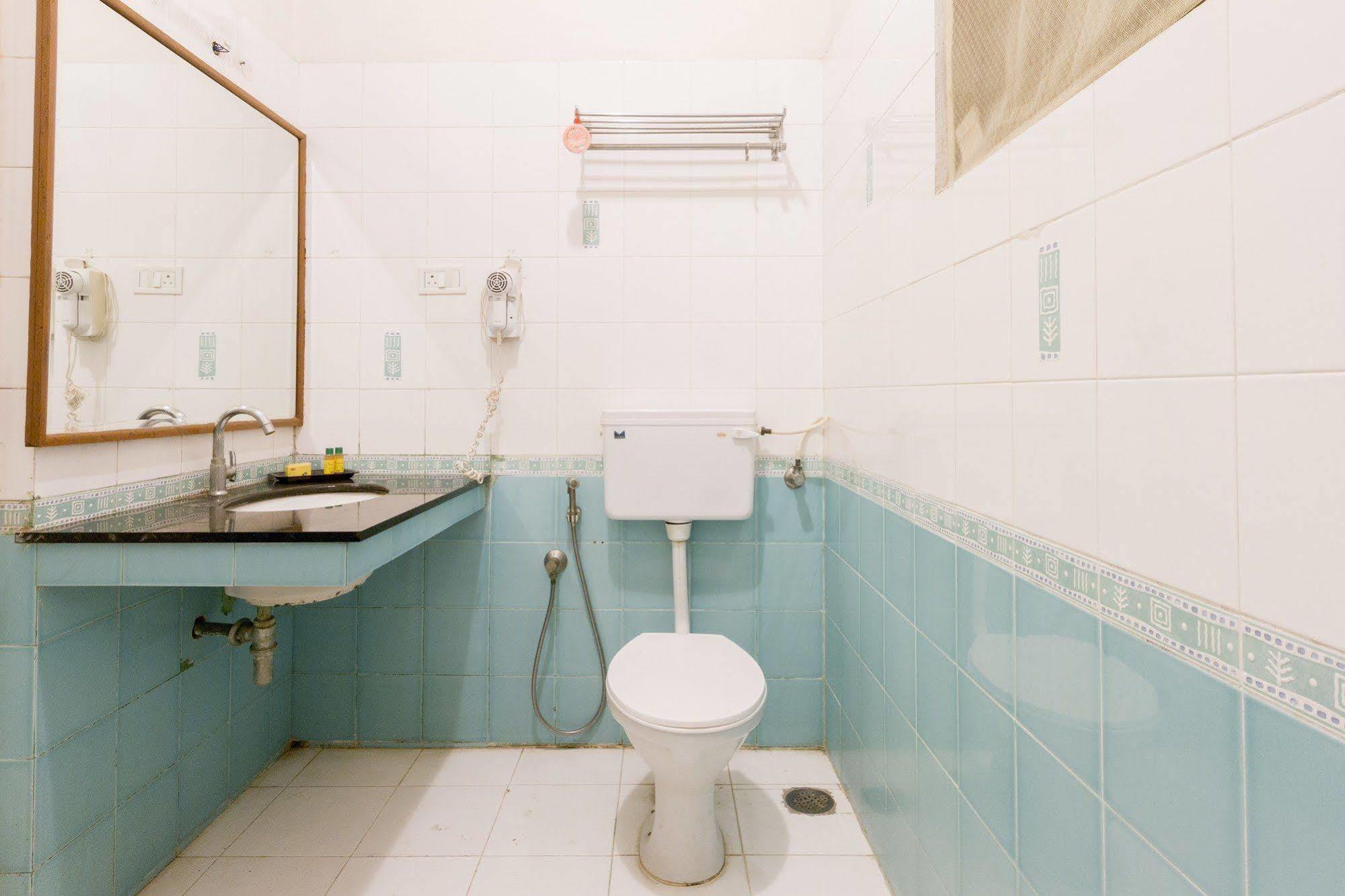 Capital O 66763 Blossoms Serviced Apartments Chennai Exterior photo
