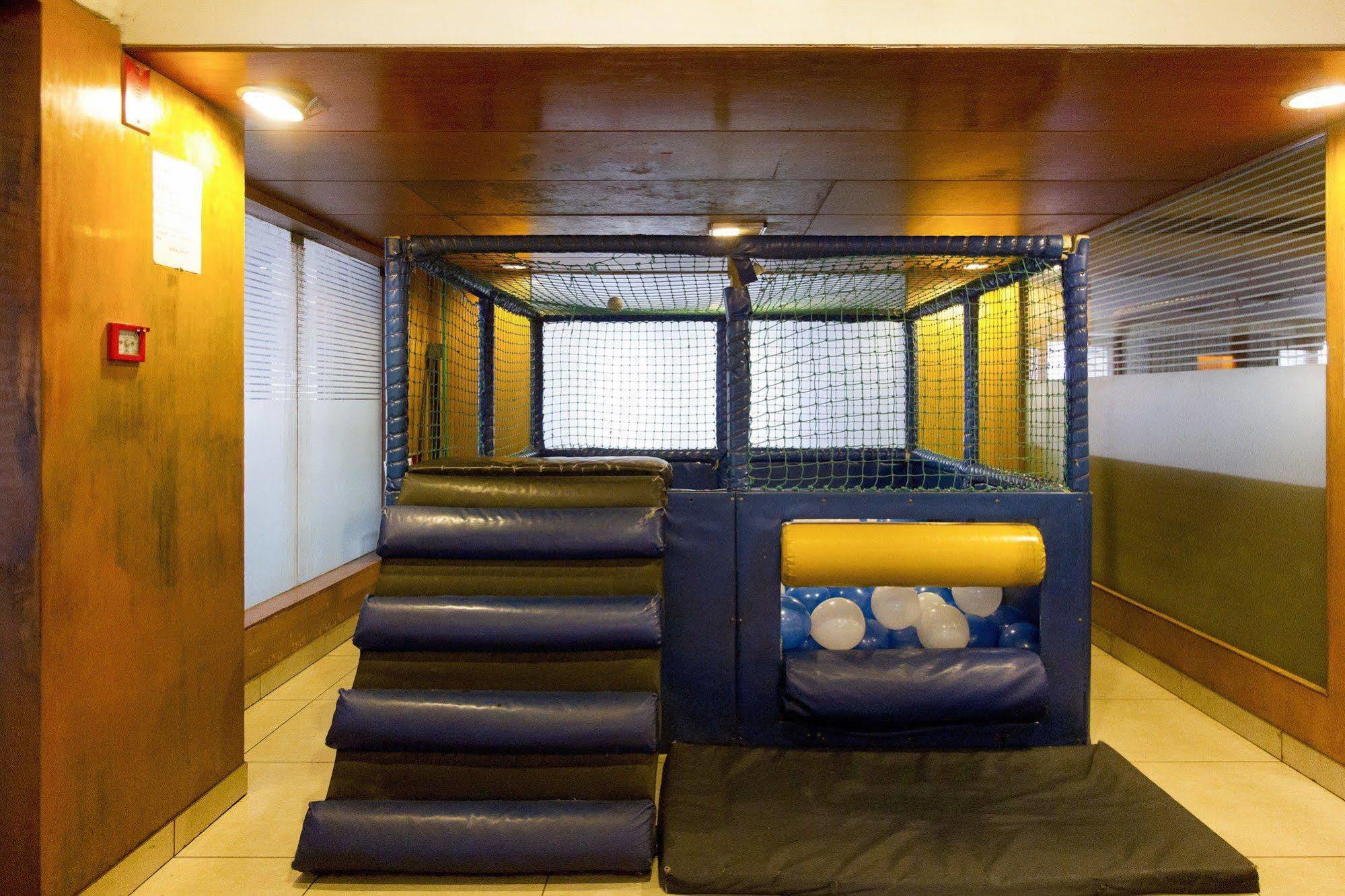 Capital O 66763 Blossoms Serviced Apartments Chennai Exterior photo